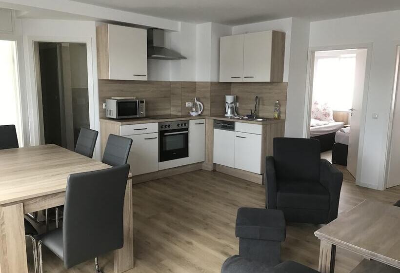 شقة غرفة واحدة, Pension Kaiser