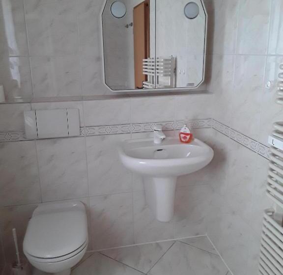 غرفة قياسية حمام مشترك, Pension Kaiser