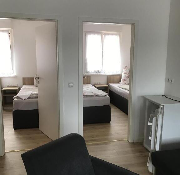 شقة غرفة واحدة, Pension Kaiser