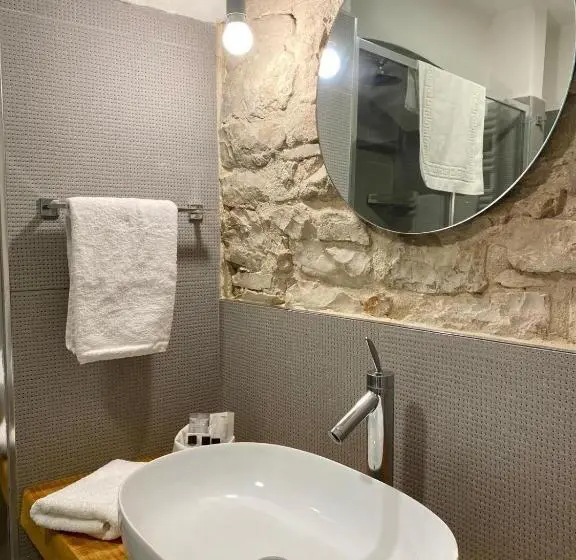 スタンダードルーム, Altrelli Rooms