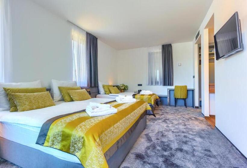 스탠다드 트리플 발코니 룸, Bel Residence