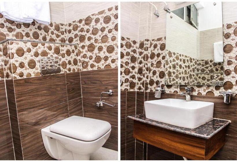 Quarto Triplo Deluxe, Collection O Chawla