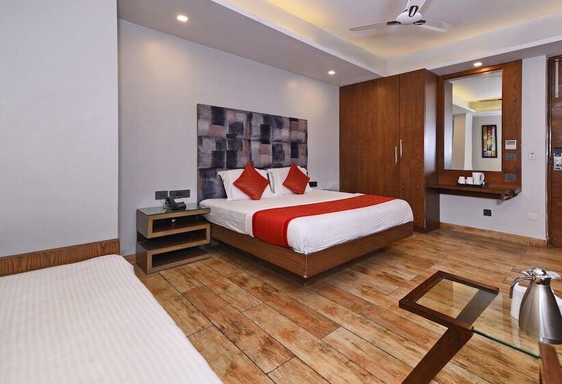 استودیو خانوادگی, Staybook Hotel Nitya Maharani Free Airport Pickup