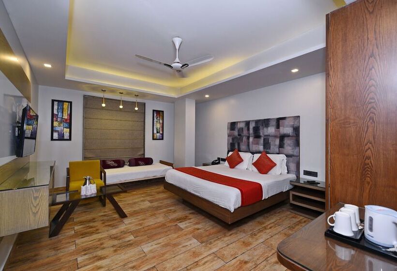 استودیو خانوادگی, Staybook Hotel Nitya Maharani Free Airport Pickup