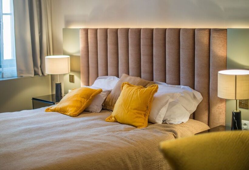 סוויטת דלוקס נוף לים, The Melegran