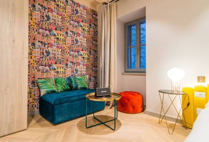 חדר דלוקס, The Melegran