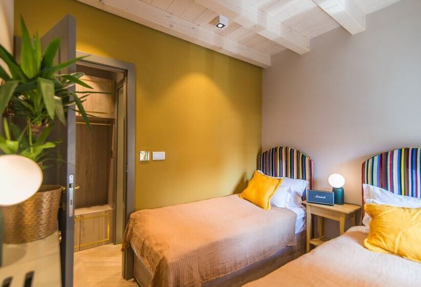 סוויטת דלוקס נוף לים, The Melegran