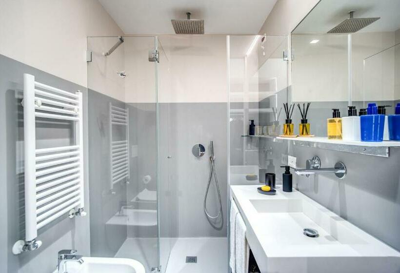 标准间, Victor Boutique