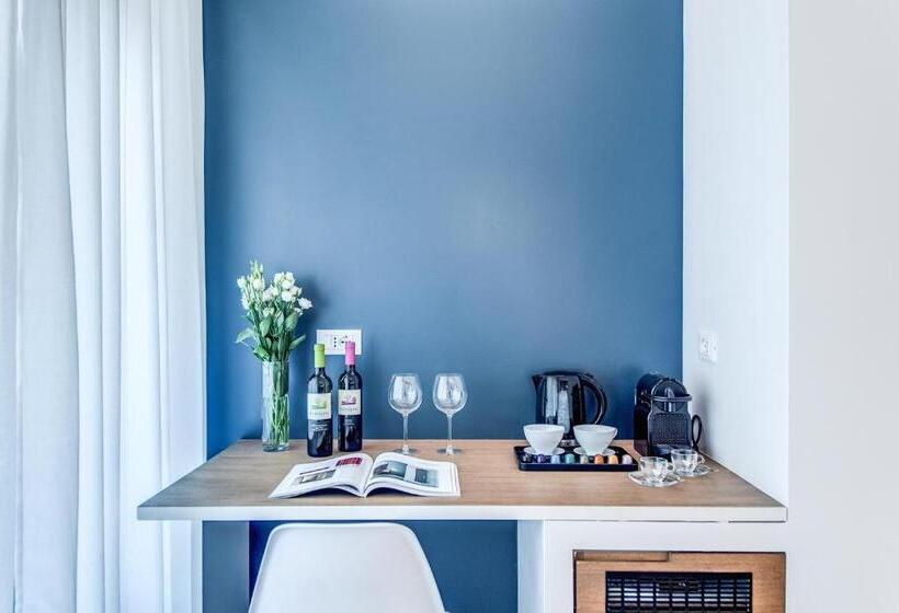 标准间, Victor Boutique