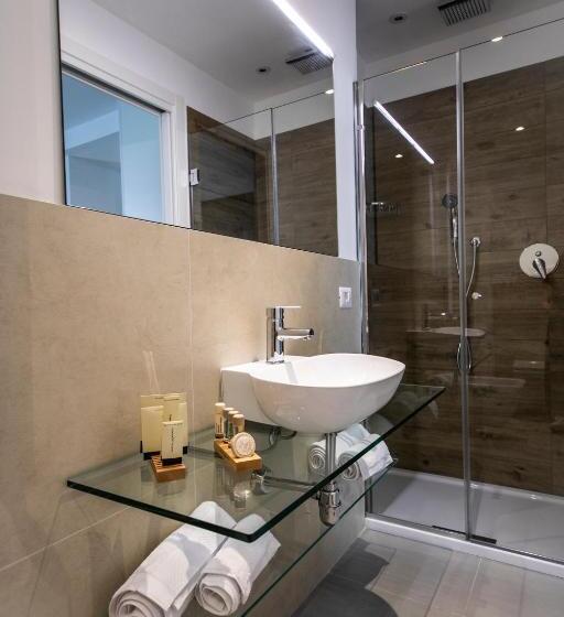 带阳台的豪华间, Suite Quaroni