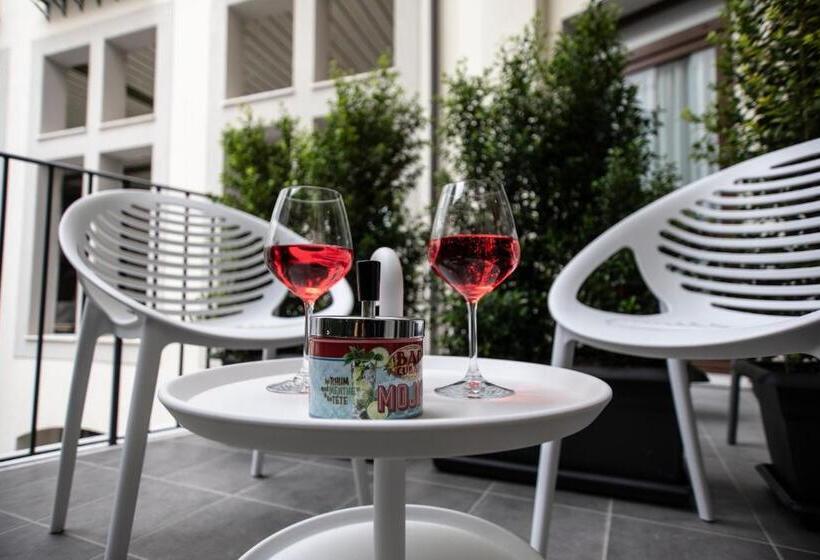 带阳台的三人标准间, Suite Quaroni