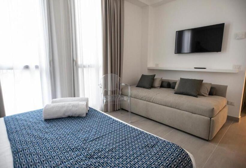 带阳台的三人标准间, Suite Quaroni