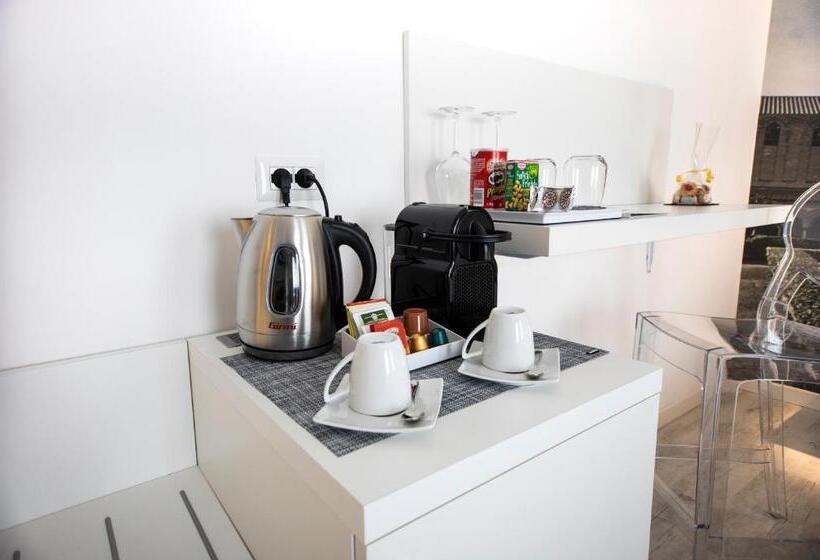 标准三人间, Suite Quaroni