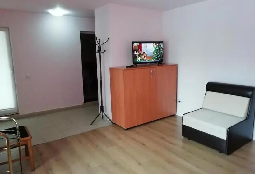 استودیوی استاندارد, Guest House Lila