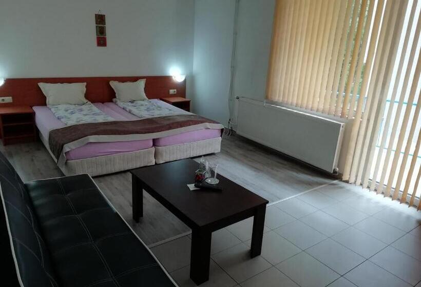 סוויטת ג'וניור משפחתית, Guest House Lila