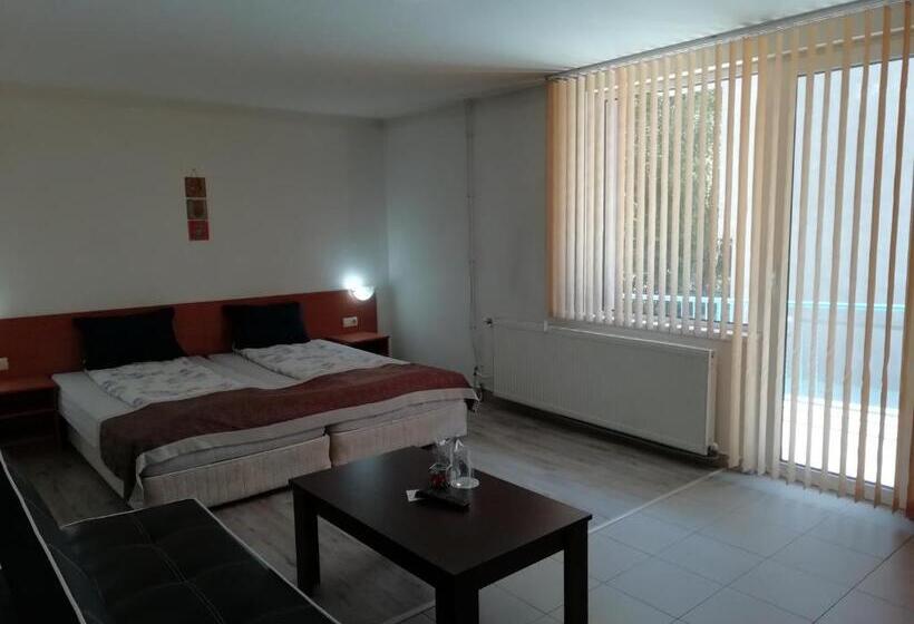 סוויטת ג'וניור משפחתית, Guest House Lila