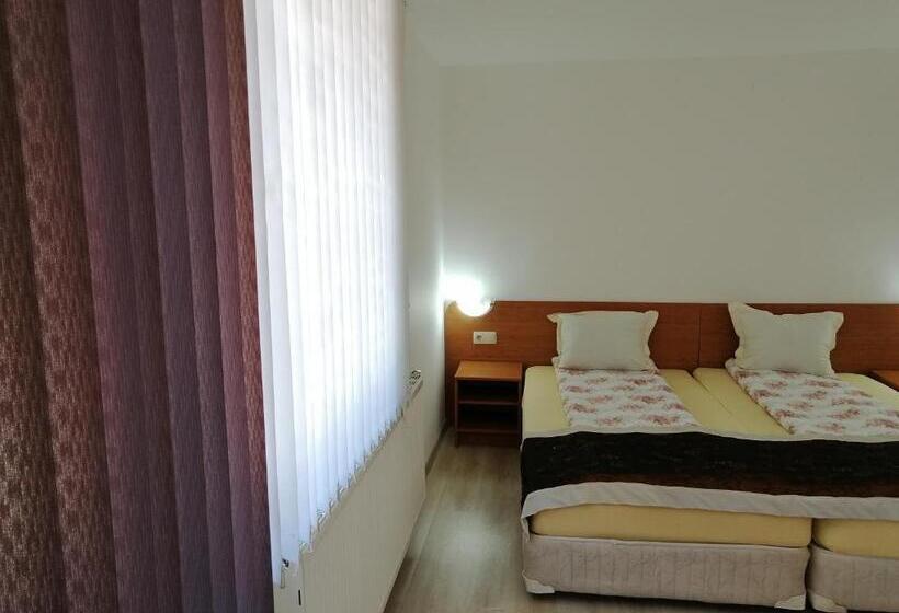 اتاق استاندارد با بالکن, Guest House Lila