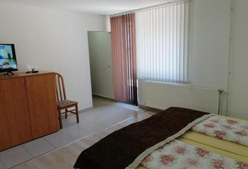 חדר סטנדרט עם מרפסת, Guest House Lila