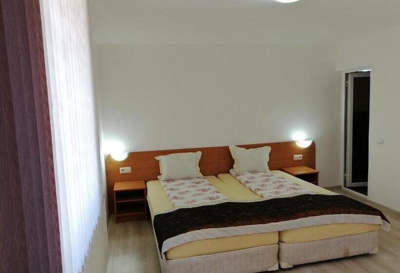 חדר סטנדרט עם מרפסת, Guest House Lila