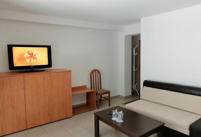 استودیو خانوادگی, Guest House Lila