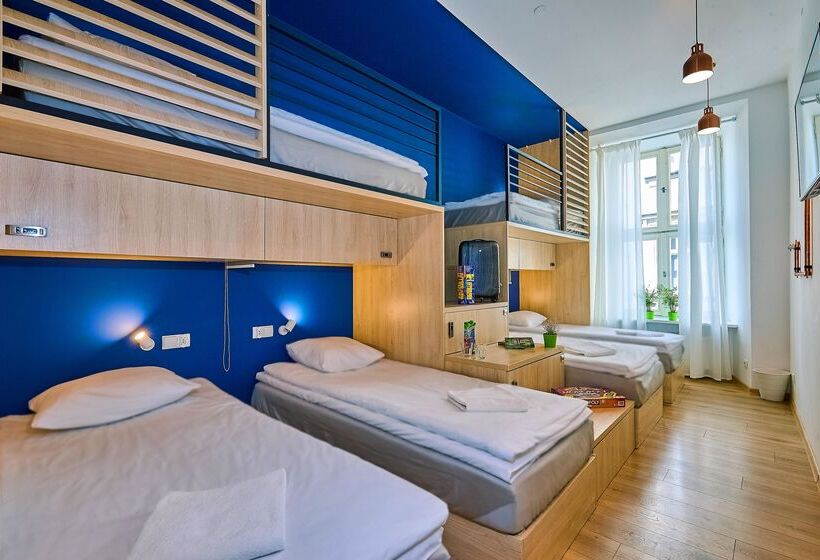 Quarto Familiar, Draggo House