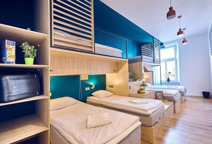 Perhehuone, Draggo House