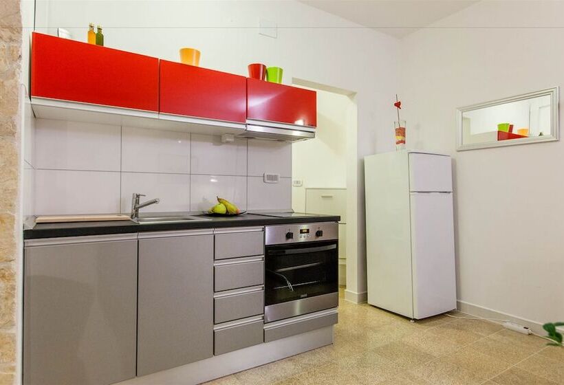 آپارتمان 1 خوابه, Ark Beach Apartments