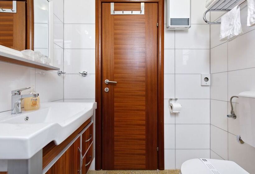 带1个卧室的公寓, Ark Beach Apartments