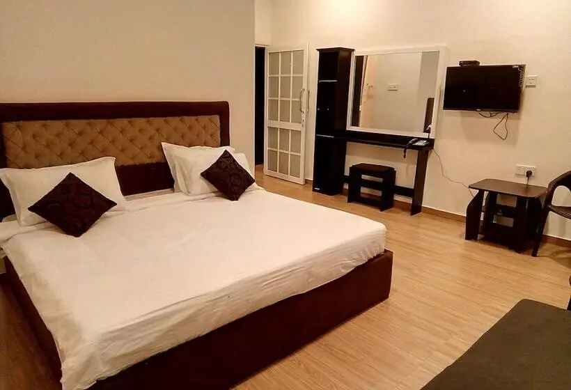 デラックストリプルルーム, Hill Cool Hotel & Restaurant
