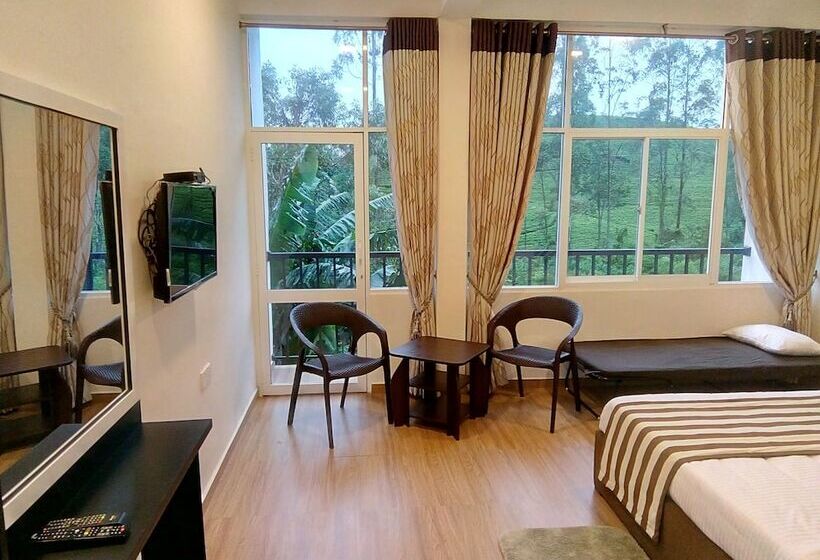 اتاق لوکس سه تخته, Hill Cool Hotel & Restaurant