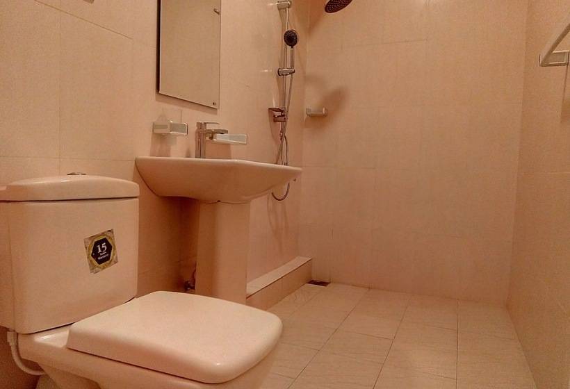 디럭스 트리플 룸, Hill Cool Hotel & Restaurant