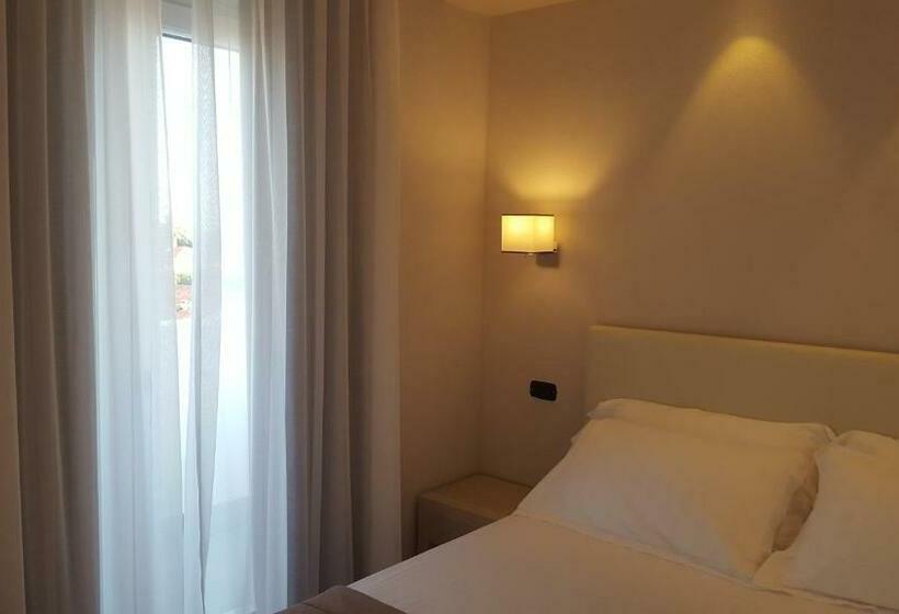 Superior Room with Terrace, Villa Barsanti