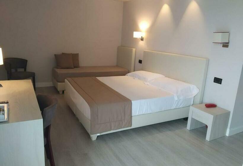 اتاق سوپریور سه تخته, Villa Barsanti