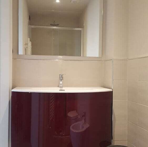 اتاق لوکس سه تخته, Villa Barsanti