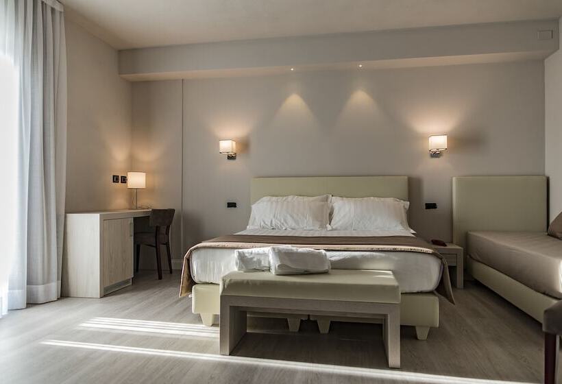 اتاق سوپریور سه تخته, Villa Barsanti