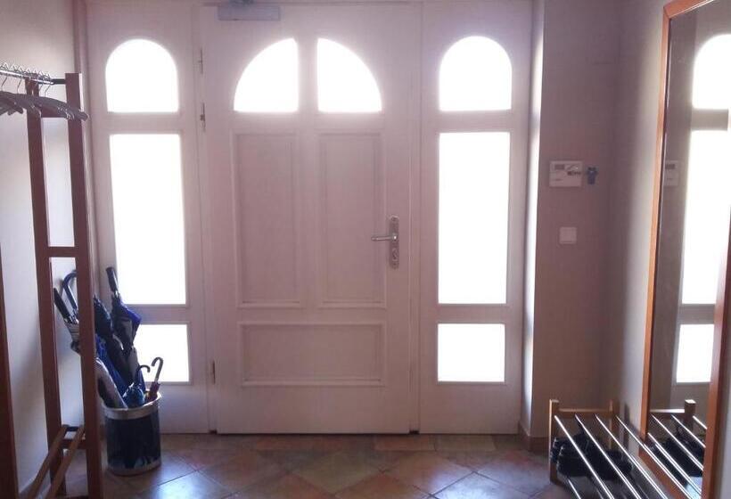 تختخواب در اتاق مشترک, Vila Bbq