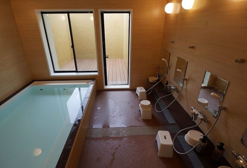 تختخواب در اتاق مشترک, Jhoppers Lake Biwa Guesthouse