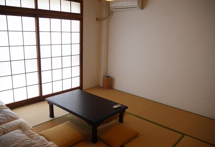 اتاق استاندارد با سرویس بهداشتی مشترک, Jhoppers Lake Biwa Guesthouse