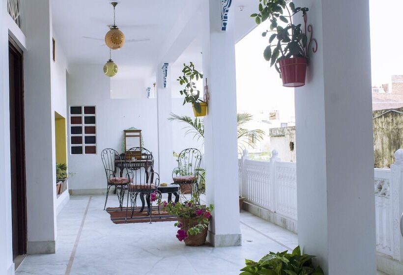 Номер Deluxe, Haveli Kalwara   A Heritage