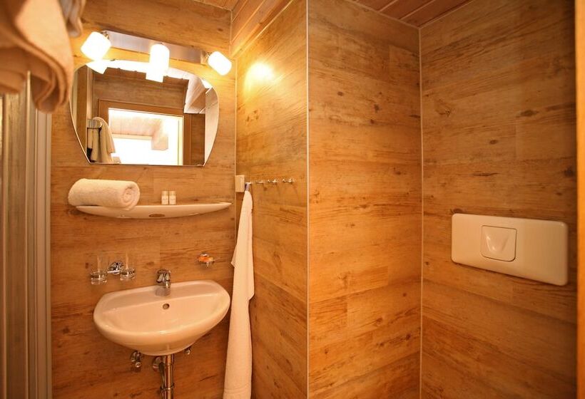 Quarto Economy, Beim Nuihausa