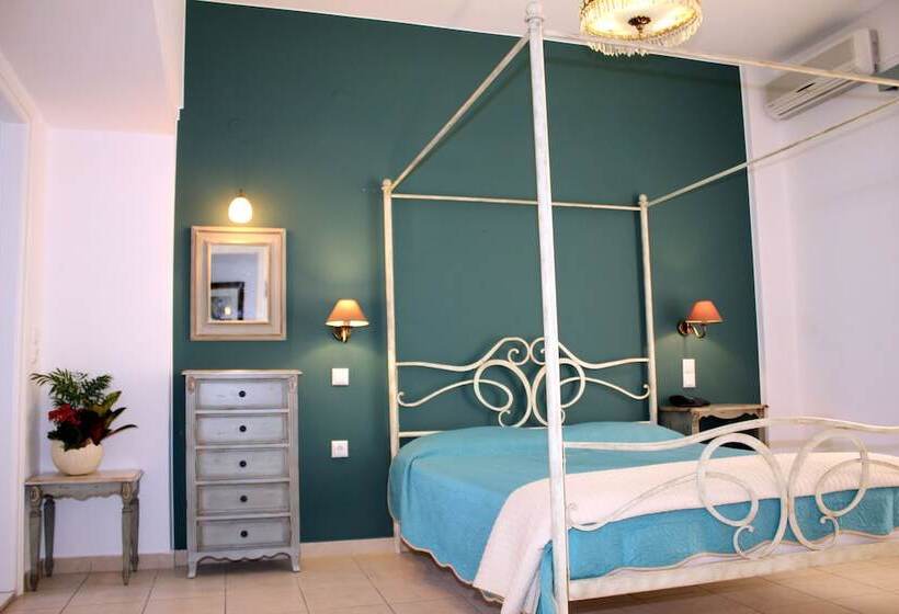 高级大房间, Ikaros Art