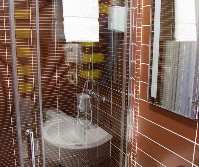 חדר סטנדרט, Milot