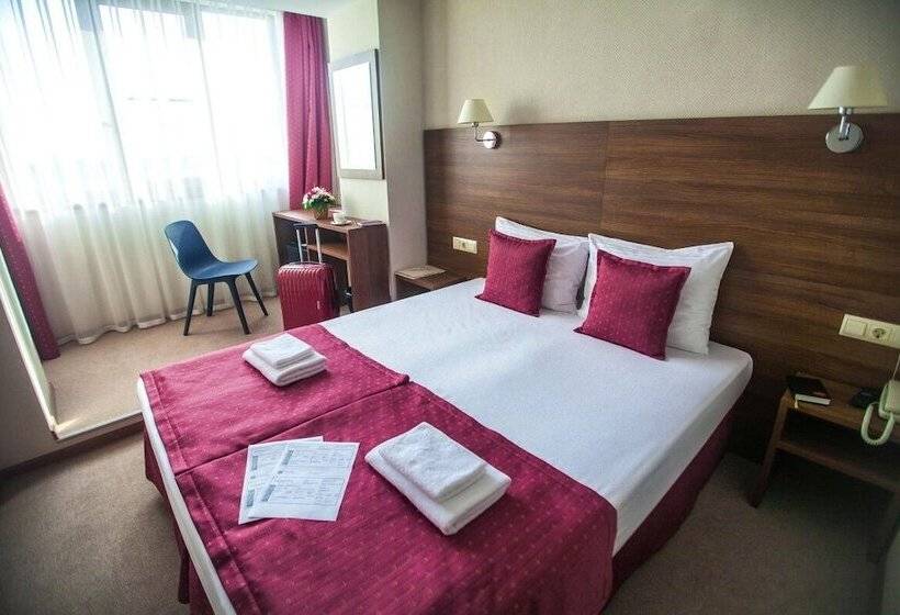 חדר סטנדרט, Milot