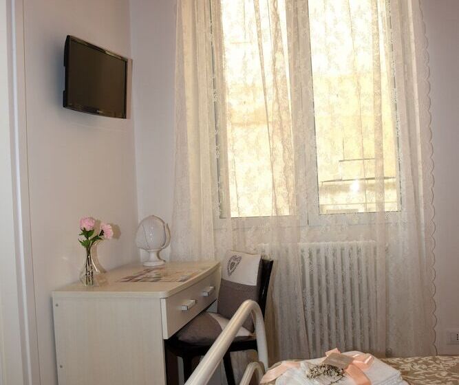 اتاق لوکس, Miro B&b