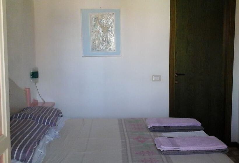 Pokój Standard, Sa Domu E Crakeras