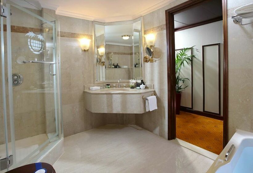 اتاق اجرایی, Knight Castle Hotel   Formerly Known As Carlton Palace