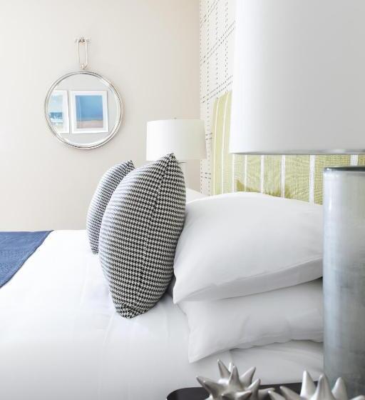 デラックスルーム, 76 Main