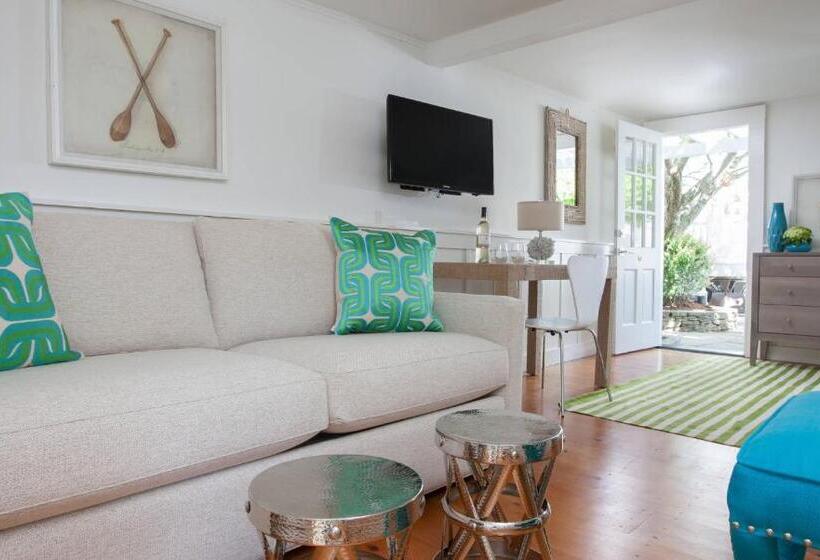 デラックススイート, 76 Main