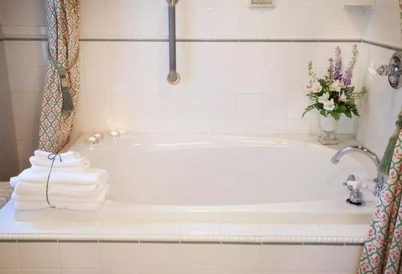 Deluxe-huone King-vuode, Adair Country Inn & Restaurant