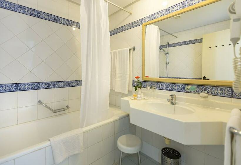 スイート, El Mouradi Skanes